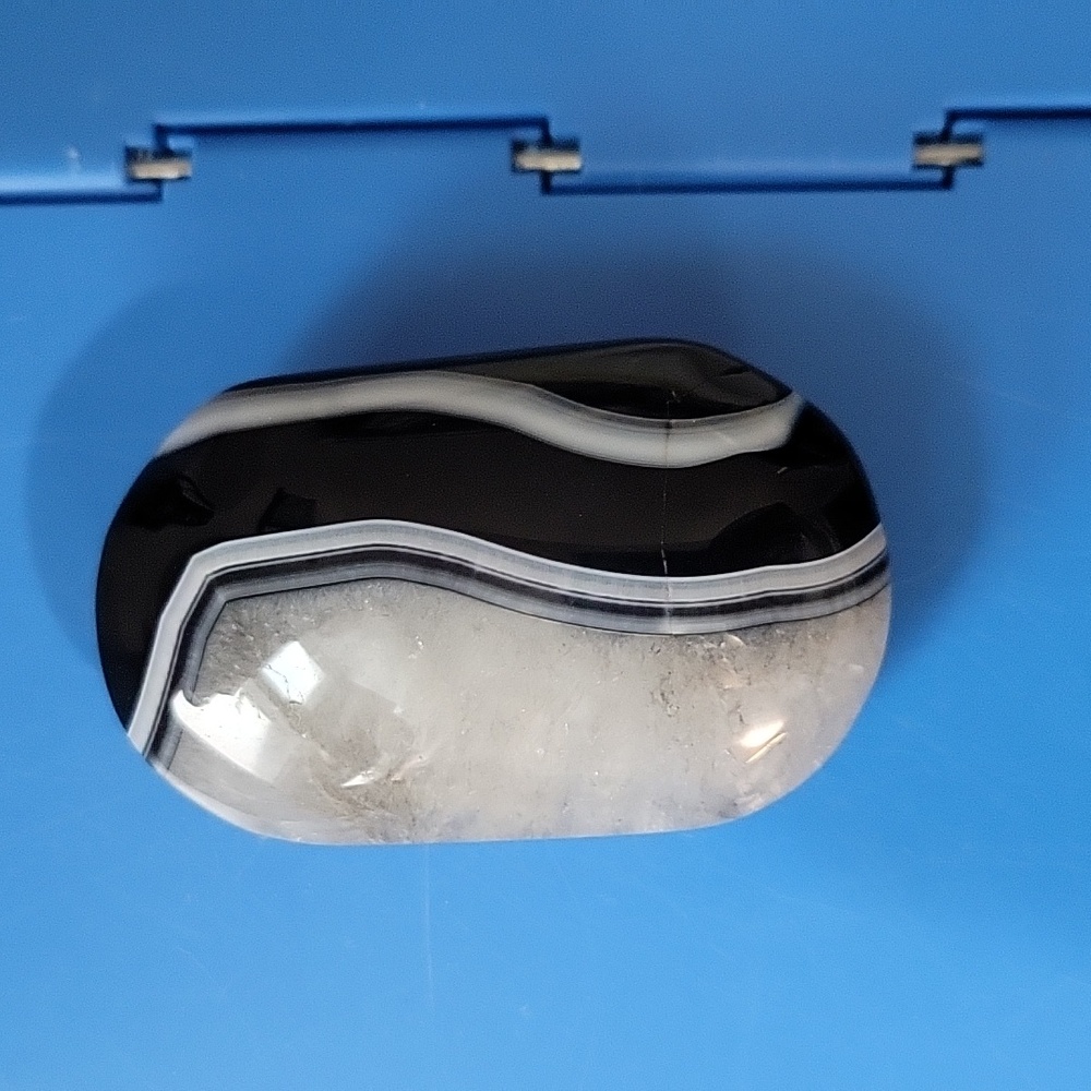 Black Agate Palm Stone Crystal - Picture 2 of 3